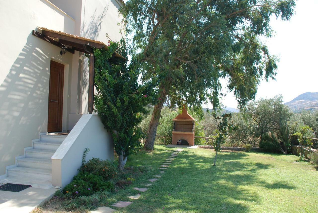 Villa With A Pool In Lefkogia Lefkogeia ภายนอก รูปภาพ